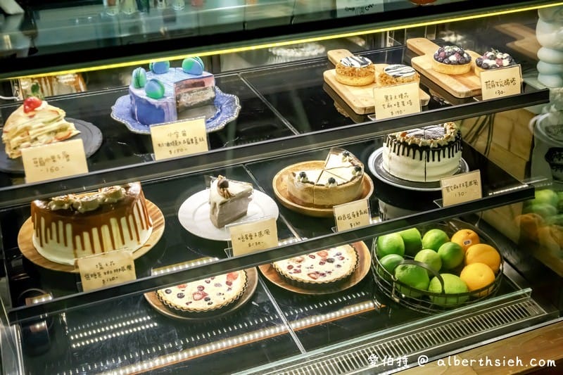 風雨咖啡．桃園美食咖啡廳（藏身在桃園火車站巷弄的咖啡甜點店，蛋糕美麗又不甜膩的好吃）