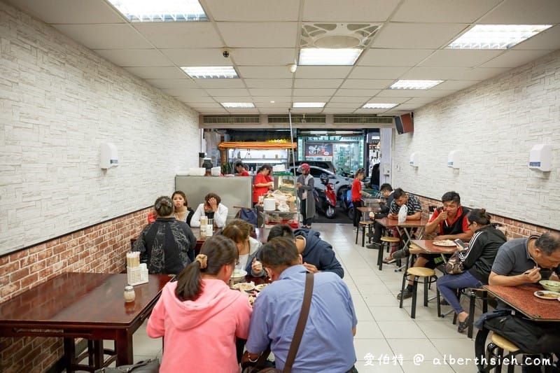 蘆竹南崁許記好吃鵝肉（騎樓攤位變成店面的深夜美食小吃）