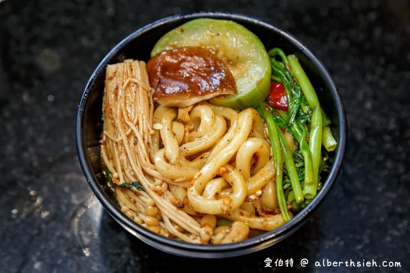 金大鋤壽喜燒．中壢吃到飽美食（牛豬雞鴨蝦八種肉品/蔬菜/甜品/飲料任你吃到爽）