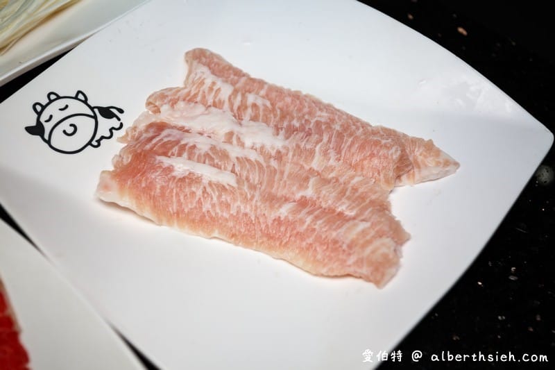 中壢美食小蒙牛頂級麻辣鴛鴦鍋（火鍋吃到飽最低只要599元，還有頂級和牛/霸王蝦/西班牙松板豬可選擇）