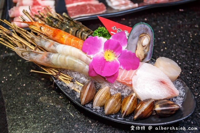 中壢美食小蒙牛頂級麻辣鴛鴦鍋（火鍋吃到飽最低只要599元，還有頂級和牛/霸王蝦/西班牙松板豬可選擇）