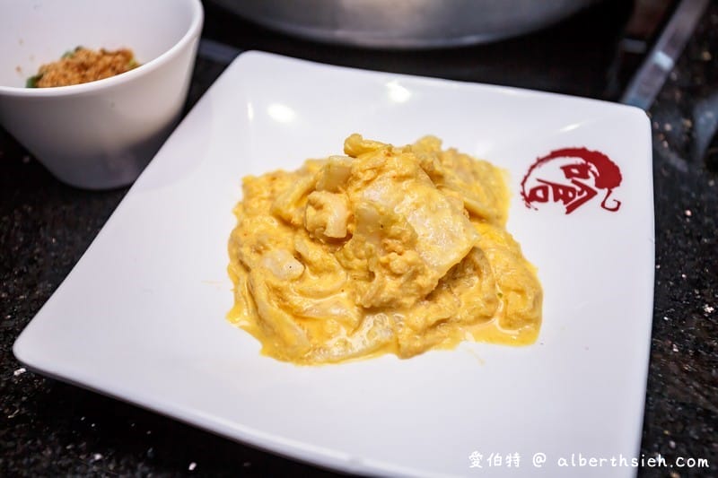 中壢美食小蒙牛頂級麻辣鴛鴦鍋（火鍋吃到飽最低只要599元，還有頂級和牛/霸王蝦/西班牙松板豬可選擇）