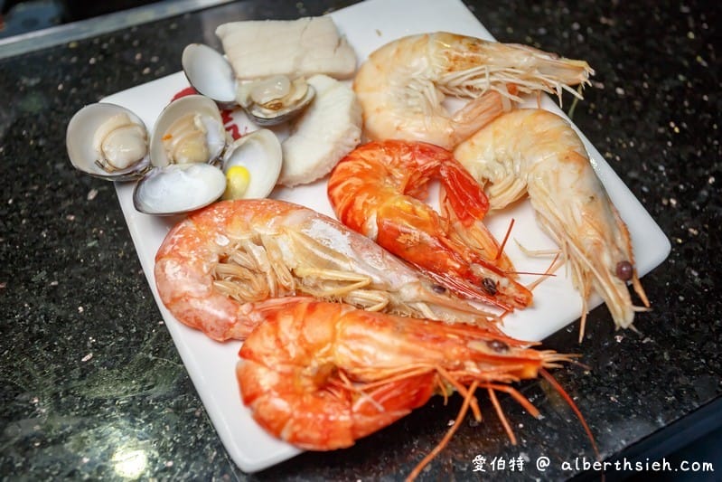 中壢美食小蒙牛頂級麻辣鴛鴦鍋（火鍋吃到飽最低只要599元，還有頂級和牛/霸王蝦/西班牙松板豬可選擇）