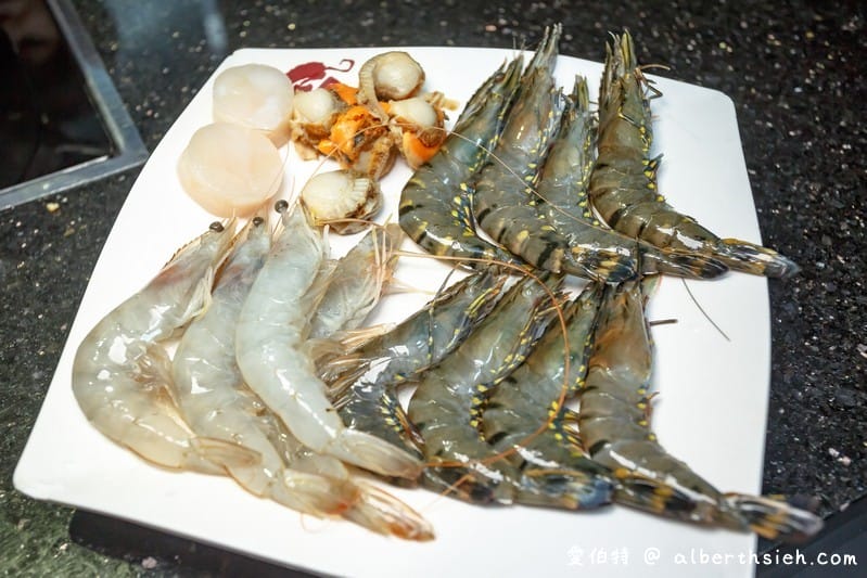 中壢美食小蒙牛頂級麻辣鴛鴦鍋（火鍋吃到飽最低只要599元，還有頂級和牛/霸王蝦/西班牙松板豬可選擇）