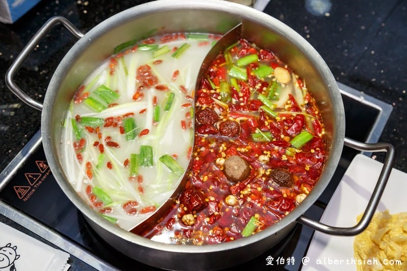 中壢美食小蒙牛頂級麻辣鴛鴦鍋（火鍋吃到飽最低只要599元，還有頂級和牛/霸王蝦/西班牙松板豬可選擇）
