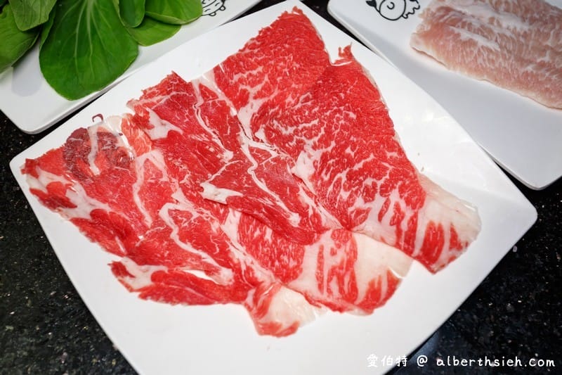 中壢美食小蒙牛頂級麻辣鴛鴦鍋（火鍋吃到飽最低只要599元，還有頂級和牛/霸王蝦/西班牙松板豬可選擇）