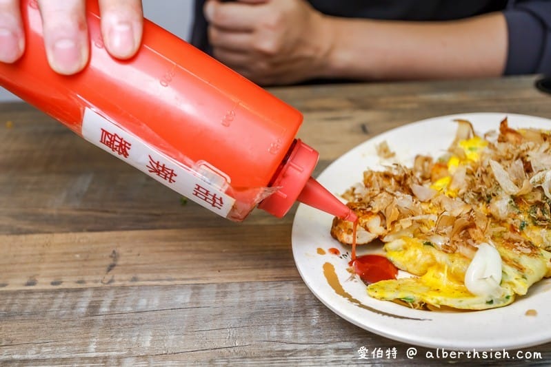 京佬杯老蛋餅（中壢內壢美食，傳承台中30年的好滋味，超多配料任你選擇）
