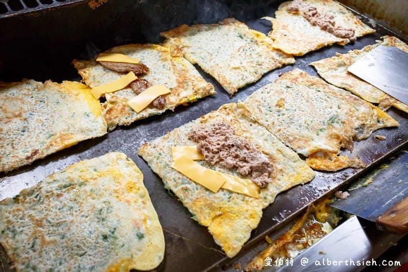 京佬杯老蛋餅（中壢內壢美食，傳承台中30年的好滋味，超多配料任你選擇）