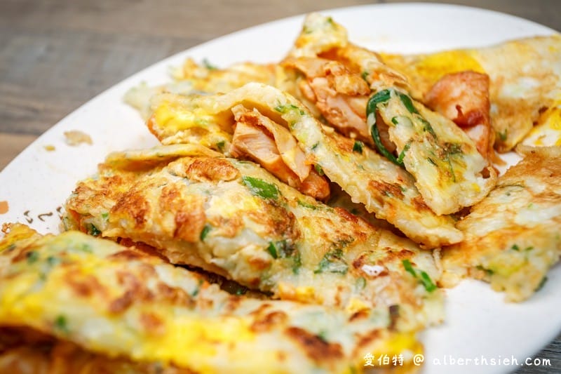 京佬杯老蛋餅（中壢內壢美食，傳承台中30年的好滋味，超多配料任你選擇）