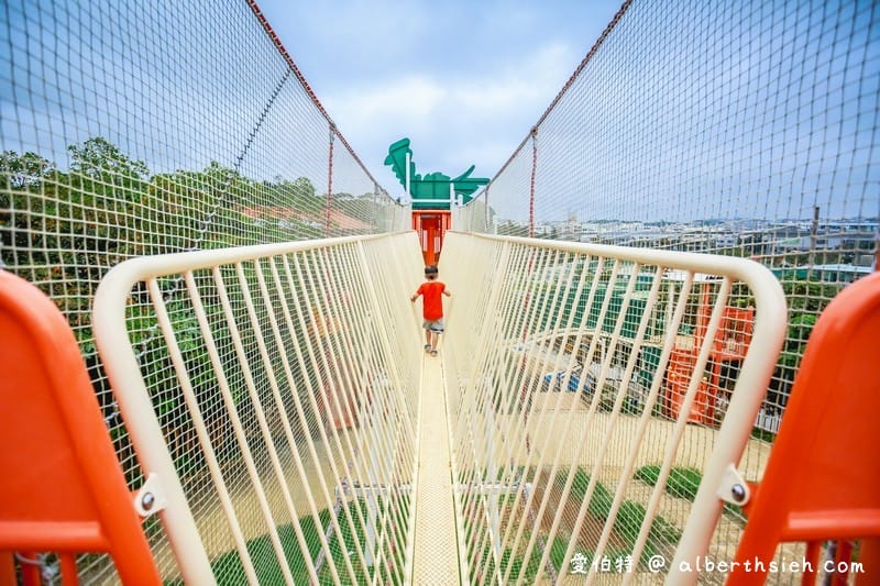 奥武山公園（沖繩親子公園，超長溜滑梯，單軌電車就能到）