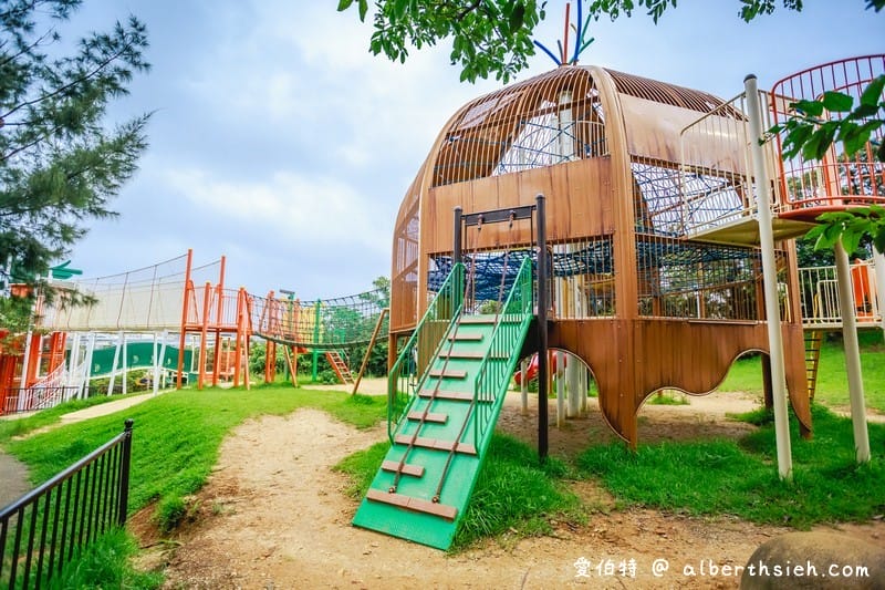 奥武山公園（沖繩親子公園，超長溜滑梯，單軌電車就能到）