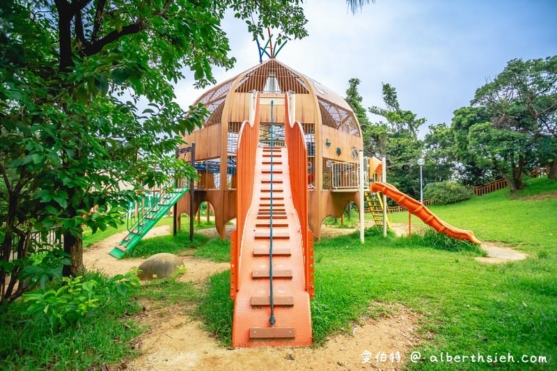 奥武山公園（沖繩親子公園，超長溜滑梯，單軌電車就能到）