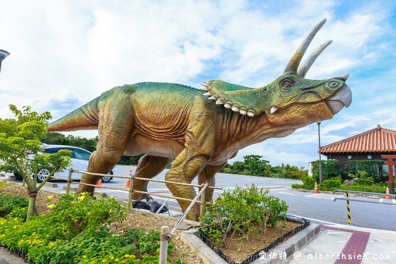 DINO恐龍PARK（沖繩親子景點，表情動作聲音都很逼真，讓你深入情境於侏羅紀世界中）