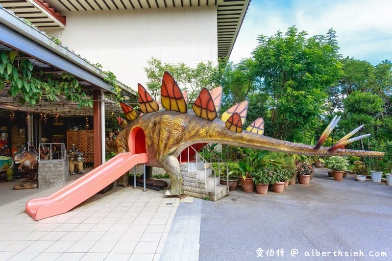 DINO恐龍PARK（沖繩親子景點，表情動作聲音都很逼真，讓你深入情境於侏羅紀世界中）