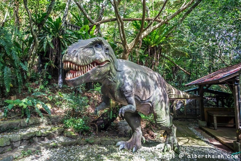 DINO恐龍PARK（沖繩親子景點，表情動作聲音都很逼真，讓你深入情境於侏羅紀世界中）