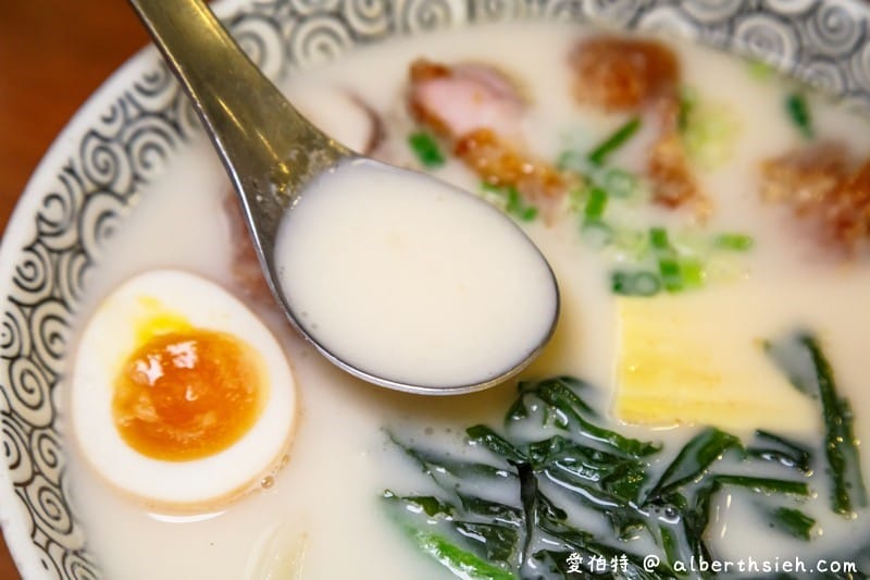 八德三禾手打麵（烏龍麵條Q彈有嚼勁，九種香濃湯頭美味絕搭）