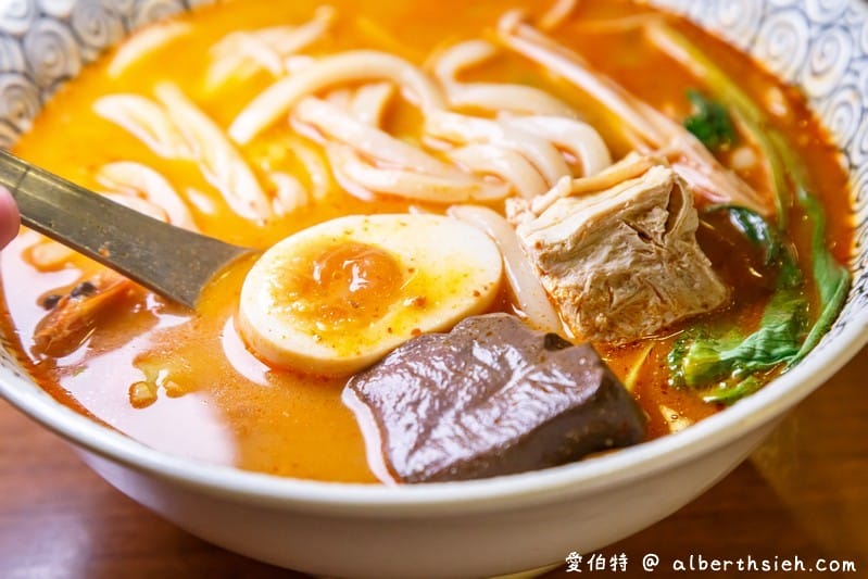 八德三禾手打麵（烏龍麵條Q彈有嚼勁，九種香濃湯頭美味絕搭）