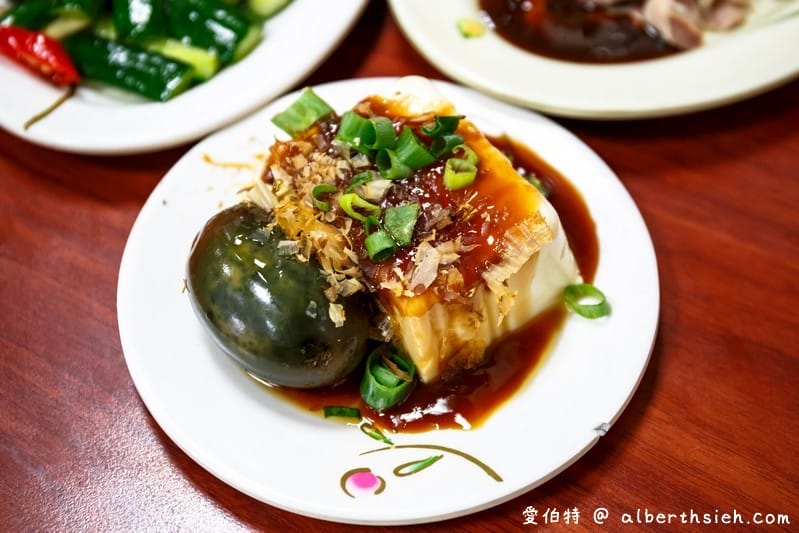 賴新魁麵館.苗栗三義美食(韭菜給的超多,餛飩紮實板條軟Q但偏油) - 第14張圖 賴新魁麵館.苗栗三義美食(韭菜給的超多,餛飩紮實板條軟Q但偏油)