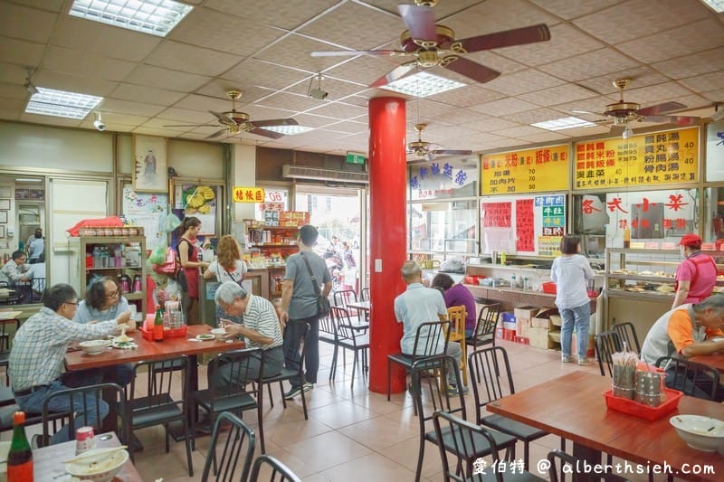 賴新魁麵館.苗栗三義美食(韭菜給的超多,餛飩紮實板條軟Q但偏油) - 第5張圖 賴新魁麵館.苗栗三義美食(韭菜給的超多,餛飩紮實板條軟Q但偏油)
