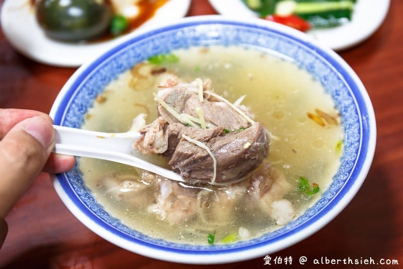 賴新魁麵館.苗栗三義美食(韭菜給的超多,餛飩紮實板條軟Q但偏油) - 第22張圖 賴新魁麵館.苗栗三義美食(韭菜給的超多,餛飩紮實板條軟Q但偏油)