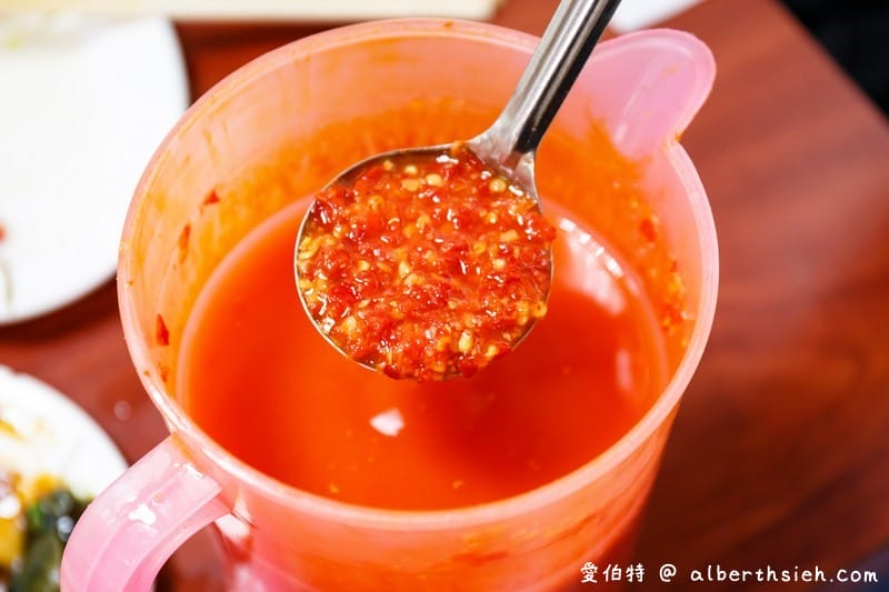 賴新魁麵館.苗栗三義美食(韭菜給的超多,餛飩紮實板條軟Q但偏油) - 第8張圖 賴新魁麵館.苗栗三義美食(韭菜給的超多,餛飩紮實板條軟Q但偏油)
