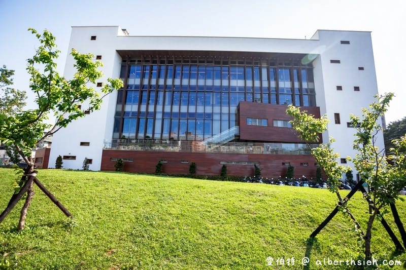 中壢龍岡圖書館（全台最美圖書館讓人驚艷，超好看超好拍）