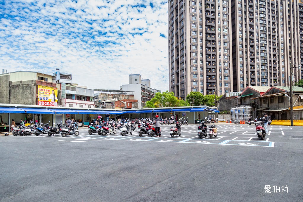 龍岡忠貞市場哪裡有停車場?附近路邊停車格,搭乘公車 @愛伯特
