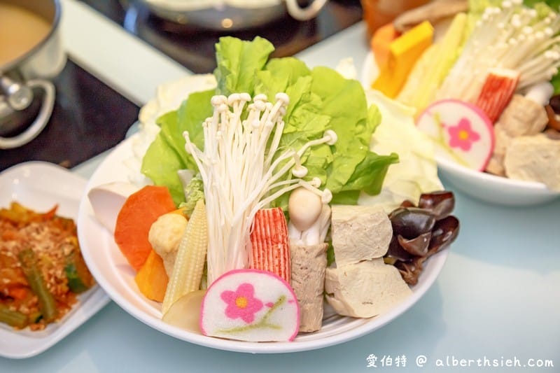 台北火鍋沐田No.2-1涮涮工廠（大同中山站美食，膠原楜椒鍋超暖胃味好喝）