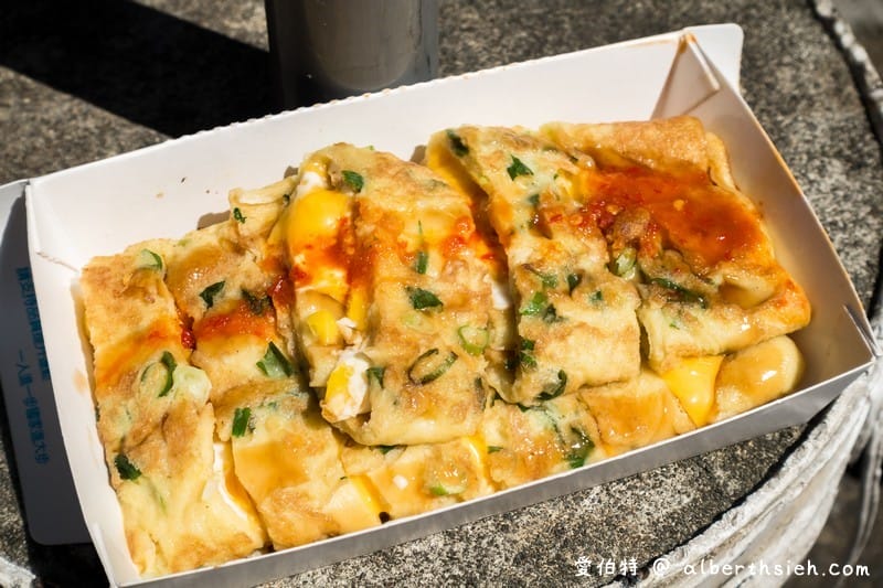 桃園南門市場美食．故鄉の味麵糊蛋餅（排隊早餐用料實在厚實軟嫩，份量十足）