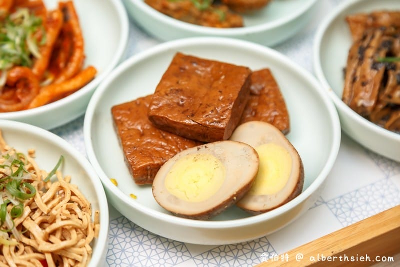 中壢湯品龍涎居雞膳食坊（暖心又暖胃個人燉雞養生補湯，六種湯品以及優惠套餐任你搭）