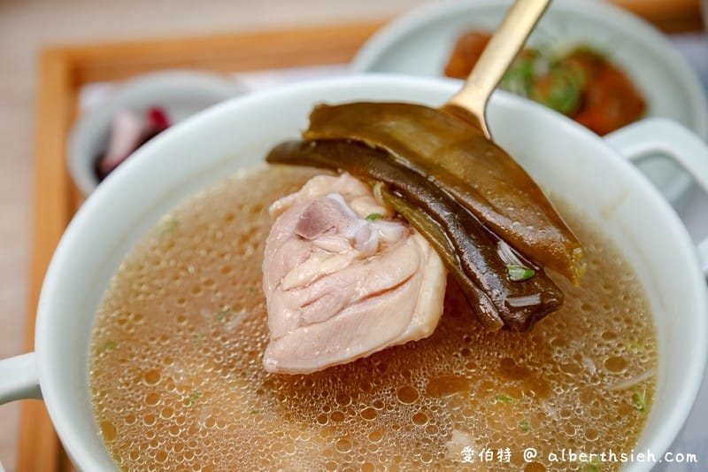 中壢湯品龍涎居雞膳食坊（暖心又暖胃個人燉雞養生補湯，六種湯品以及優惠套餐任你搭）