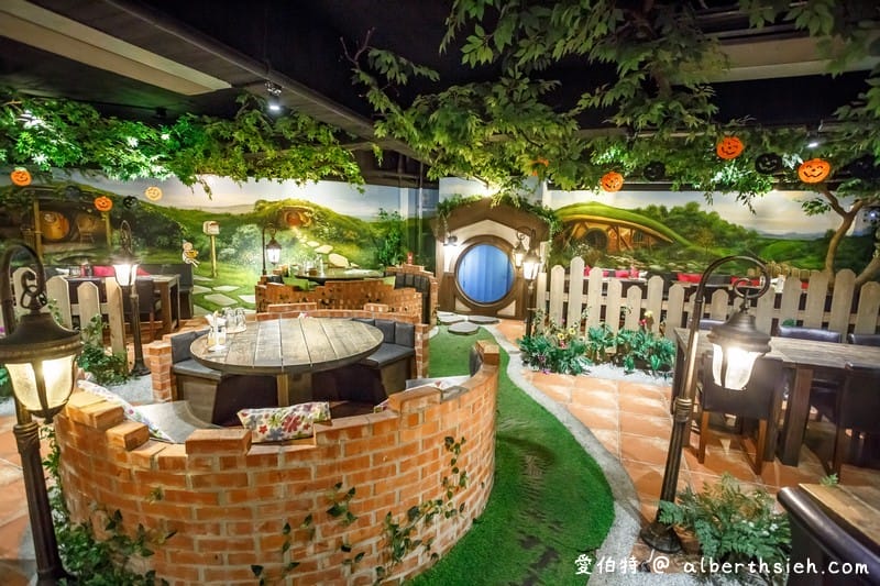 台中草悟道住宿．綠宿行旅（綠色概念飯店，保特瓶牆可以放煙火寫字超誇張）