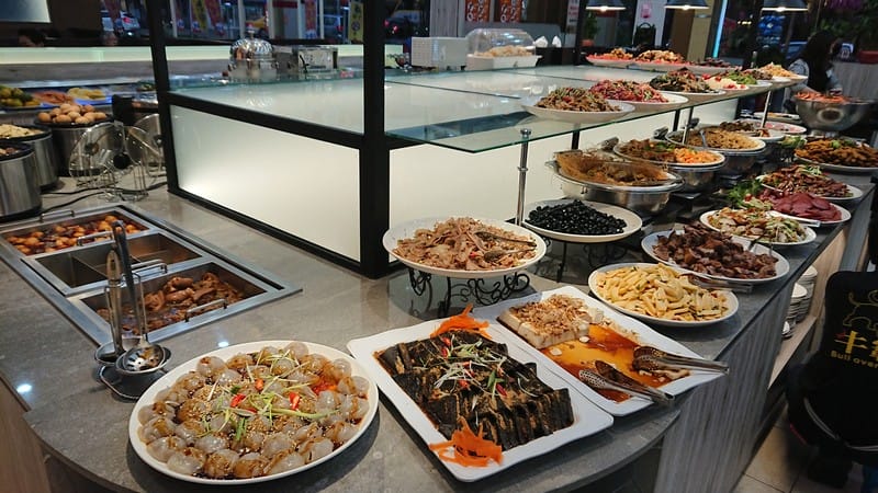桃園牛霸原肉牛排（259元起牛排自助吧吃到飽網友瘋傳你吃過了嗎？）
