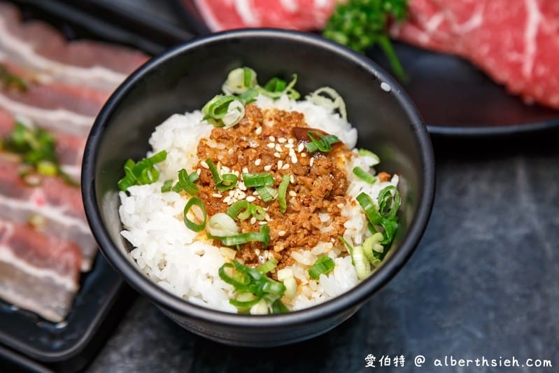 中壢SOGO商圈舞浜燒肉吃到飽（日韓混搭烤肉，八色五花肉，和牛，大生蠔通通隨你點）