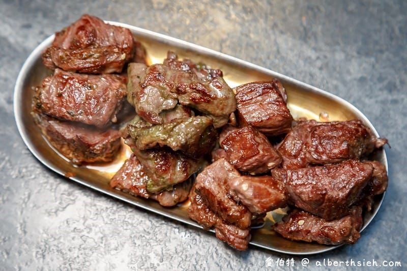 中壢SOGO商圈舞浜燒肉吃到飽（日韓混搭烤肉，八色五花肉，和牛，大生蠔通通隨你點）