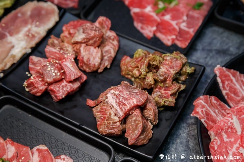 中壢SOGO商圈舞浜燒肉吃到飽（日韓混搭烤肉，八色五花肉，和牛，大生蠔通通隨你點）