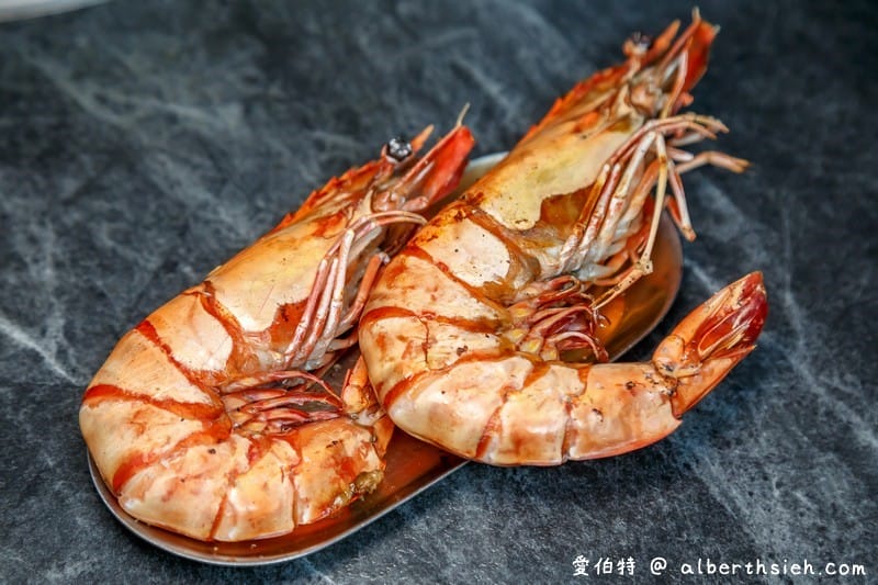 中壢SOGO商圈舞浜燒肉吃到飽（日韓混搭烤肉，八色五花肉，和牛，大生蠔通通隨你點）