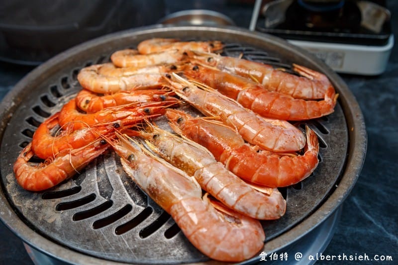 中壢SOGO商圈舞浜燒肉吃到飽（日韓混搭烤肉，八色五花肉，和牛，大生蠔通通隨你點）