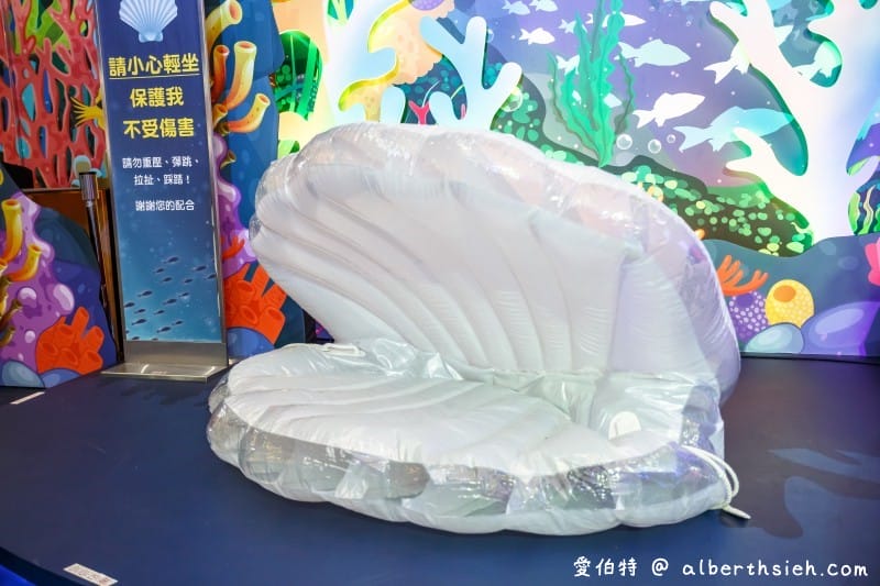 2019桃園聖誕節（台茂海洋耶誕派對，8米高珊瑚聖誕樹，整點還有燈光秀以及海洋泡泡）