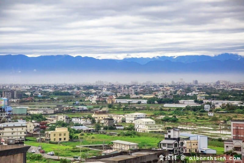 礁溪山形閣溫泉飯店一泊二食（頂樓餐廳邊欣賞宜蘭美景邊享用美食讓人舒適放鬆）