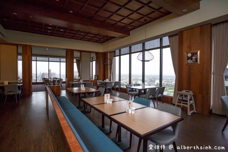 礁溪山形閣溫泉飯店一泊二食（頂樓餐廳邊欣賞宜蘭美景邊享用美食讓人舒適放鬆）