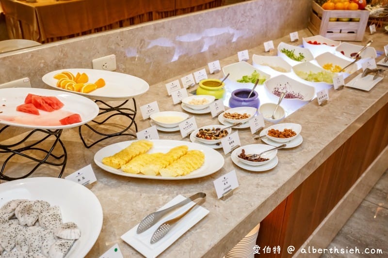 礁溪山形閣溫泉飯店一泊二食（頂樓餐廳邊欣賞宜蘭美景邊享用美食讓人舒適放鬆）