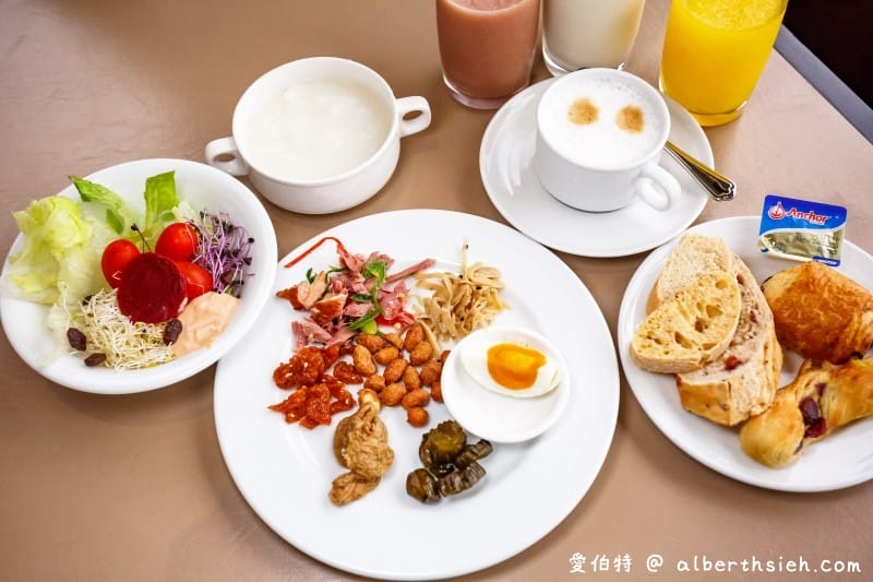 礁溪山形閣溫泉飯店一泊二食（頂樓餐廳邊欣賞宜蘭美景邊享用美食讓人舒適放鬆）