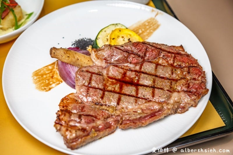 礁溪山形閣溫泉飯店一泊二食（頂樓餐廳邊欣賞宜蘭美景邊享用美食讓人舒適放鬆）