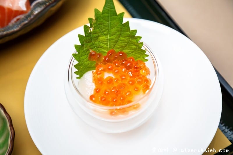 礁溪山形閣溫泉飯店一泊二食（頂樓餐廳邊欣賞宜蘭美景邊享用美食讓人舒適放鬆）