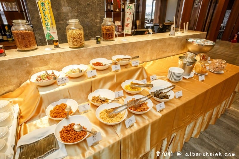礁溪山形閣溫泉飯店一泊二食（頂樓餐廳邊欣賞宜蘭美景邊享用美食讓人舒適放鬆）