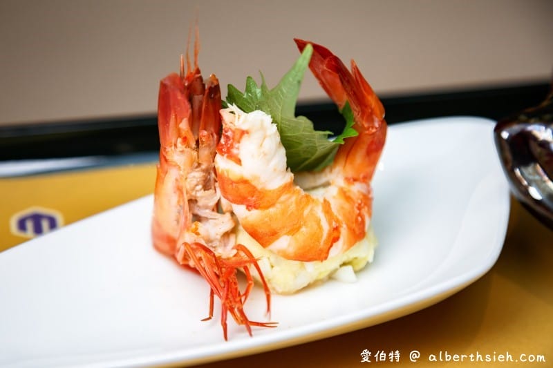 礁溪山形閣溫泉飯店一泊二食（頂樓餐廳邊欣賞宜蘭美景邊享用美食讓人舒適放鬆）