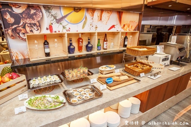 礁溪山形閣溫泉飯店一泊二食（頂樓餐廳邊欣賞宜蘭美景邊享用美食讓人舒適放鬆）
