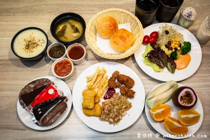 牛大大赤神牛排、日式豬排屋（319元起就吃的到原塊牛排外加自助吧！中壢JC PARK美食）