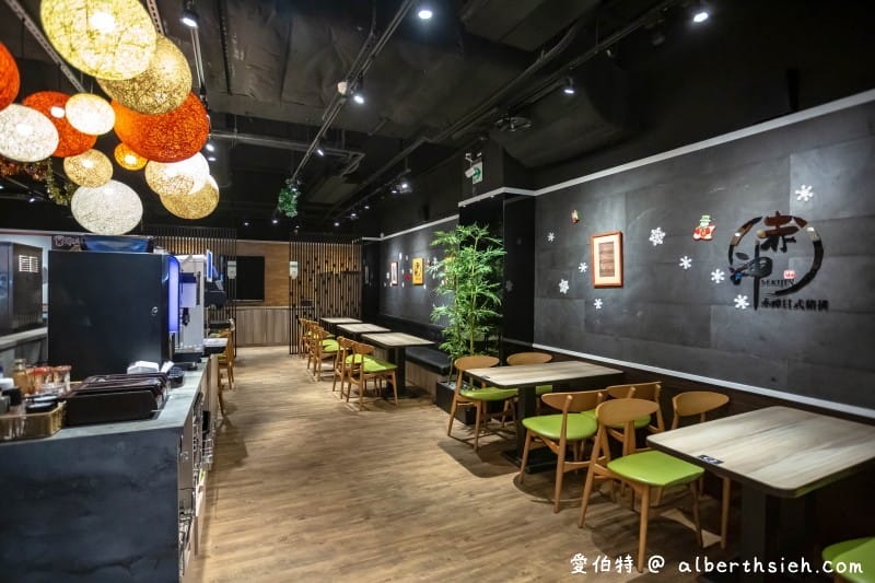 牛大大赤神牛排、日式豬排屋（319元起就吃的到原塊牛排外加自助吧！中壢JC PARK美食）